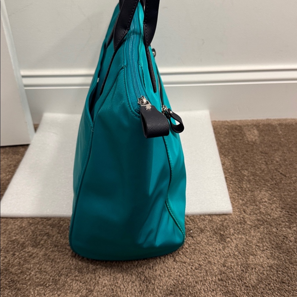 Michael Kors Kelsey teal aquamarine medium nylon tote bag - Picture 4 of 11